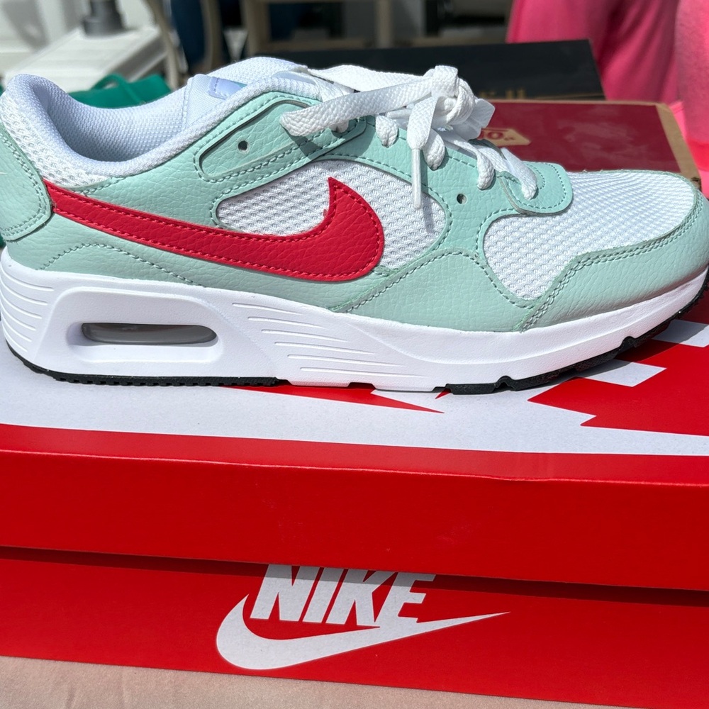 Nike Sneakers - Light Green and Red